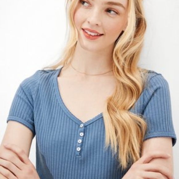 American Eagle Outfitters Tops - American Eagle Baby Tee